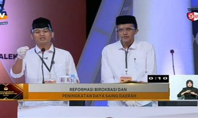 Suasana debat publik kedua Calon Bupati dan Wakil Bupati Trenggalek 2020 yang disiarkan di salah satu TV swasta.