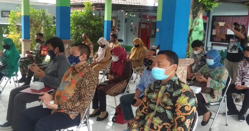 Tim juri melakukan tinjau lapang di wilayah Kecamatan Wonoasih dengan tetap mengikuti aturan protokol kesehatan.