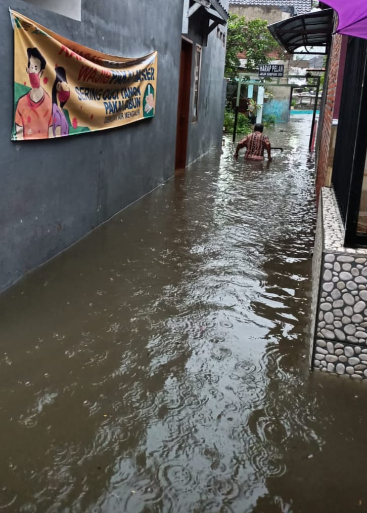 Kota Malang 'Dikepung' Banjir, Pemukiman Warga Turut Jadi Sasaran