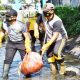 Peringati Hari Peduli Sampah Nasional, TNI Bersama Polri Lumajang Susuri Sungai Bersihkan Sampah