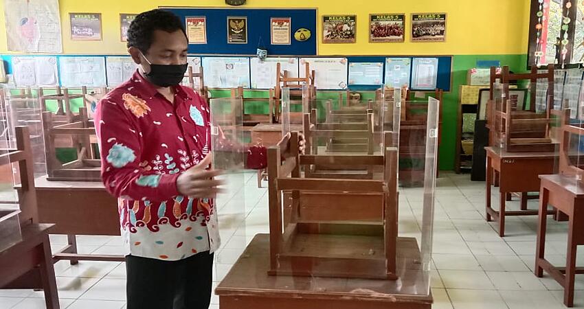 Tiap Kelas SDN Purwantoro 6 Malang Terpasang Bilik, Untuk Apa