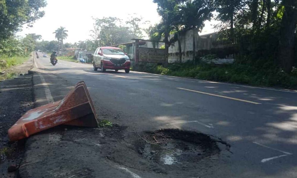 Kondisi Jalan Nasional di Lumajang Amburadul, Masyarakat Berharap KPK Turut Melakukan Pengawasan