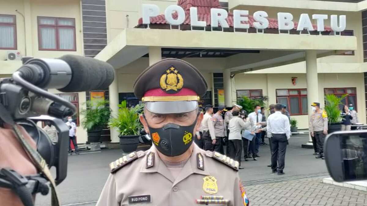 Polres Batu Gelar Upacara Kenaikan Pangkat Istimewa