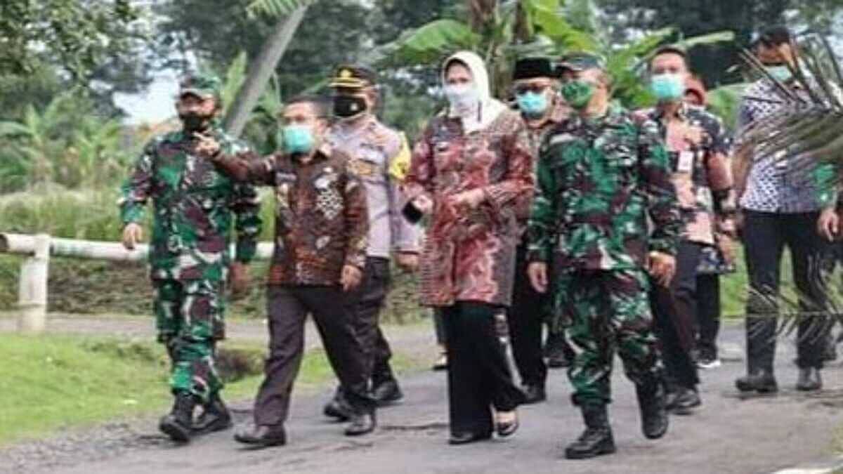 Poltekad Bersama Pemkot Batu Lepas Benih Ikan