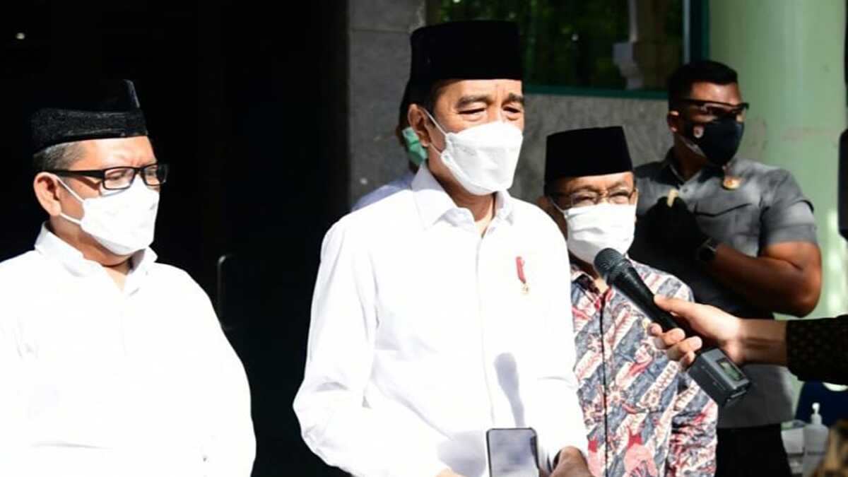 Presiden Takziah ke Tempat Duka Mendiang Artidjo Alkostar