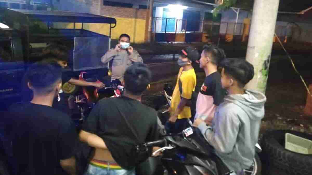 Antisipasi Kriminalitas dan Balap Liar di Wonoasih, Petugas Gelar Patroli Sahur