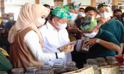 Bupati Situbondo Bersama Kepala Bappenas Launching Kopi Kayu Mas