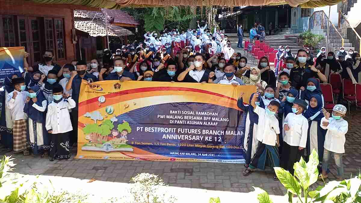 PT BPF Malang Bersama PWI Malang Berbagi Kasih di Panti Asuhan Al-Kaaf Jabung