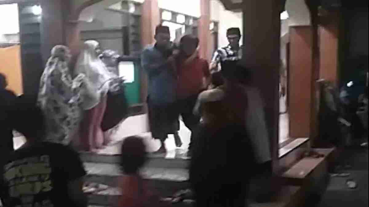 Satroni Masjid Saat Tarawih, Residivis Kambuhan Babak Belur