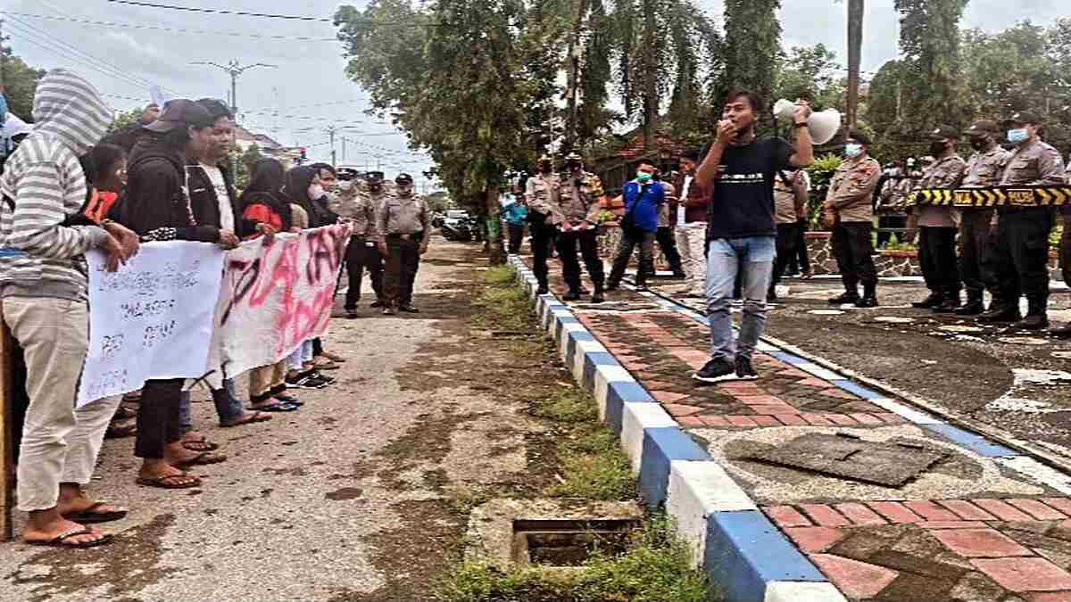 Tolak Tambang Fosfat, FPM Datangi Gedung DPRD Sumenep