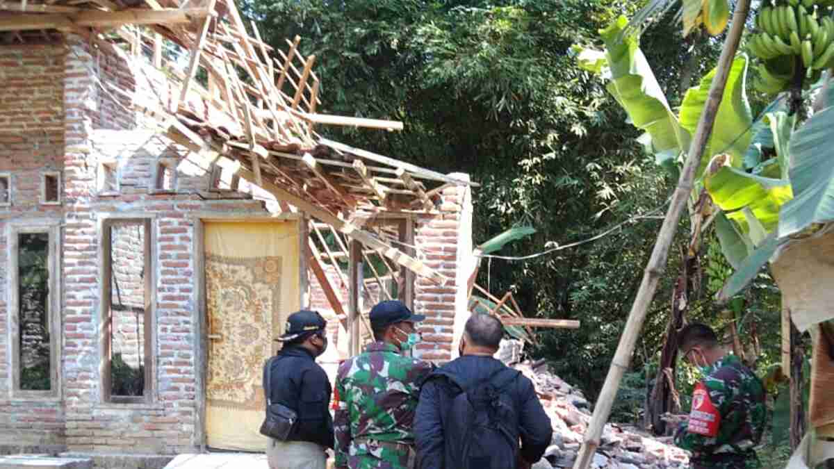 25 Rumah Terdampak Gempa Blitar, Dandim Lumajang Minta Masyarakat Tetap Tenang dan Waspada