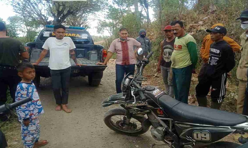 Polisi Evakuasi Pemotor Asal Ambarawa yang Tersesat di Hutan Asembagus