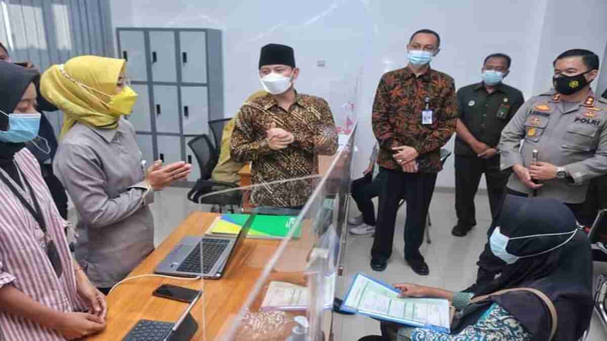 Permudah Layanan Masyarakat, Bupati Trenggalek Launching Cafe Layanan Publik