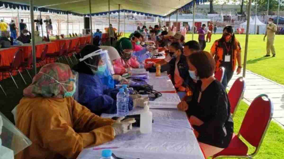 Gelar Vaksinasi Massal, Pemkot Surabaya Targetkan 50 Ribu Per Hari