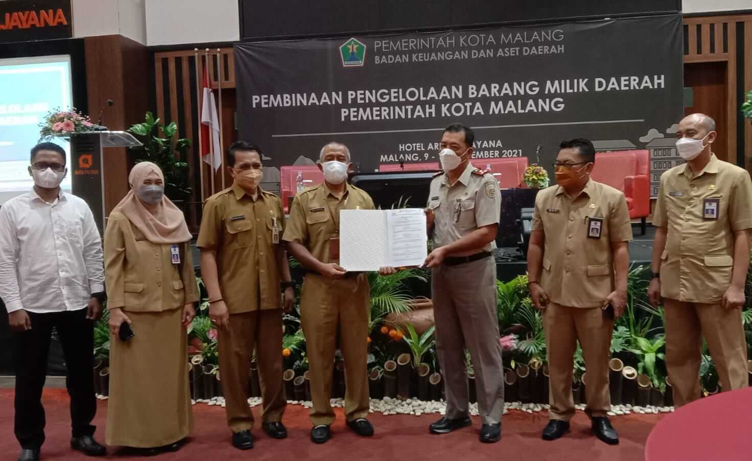 BKAD Terima 12 Sertifikat Aset Pemkot Malang