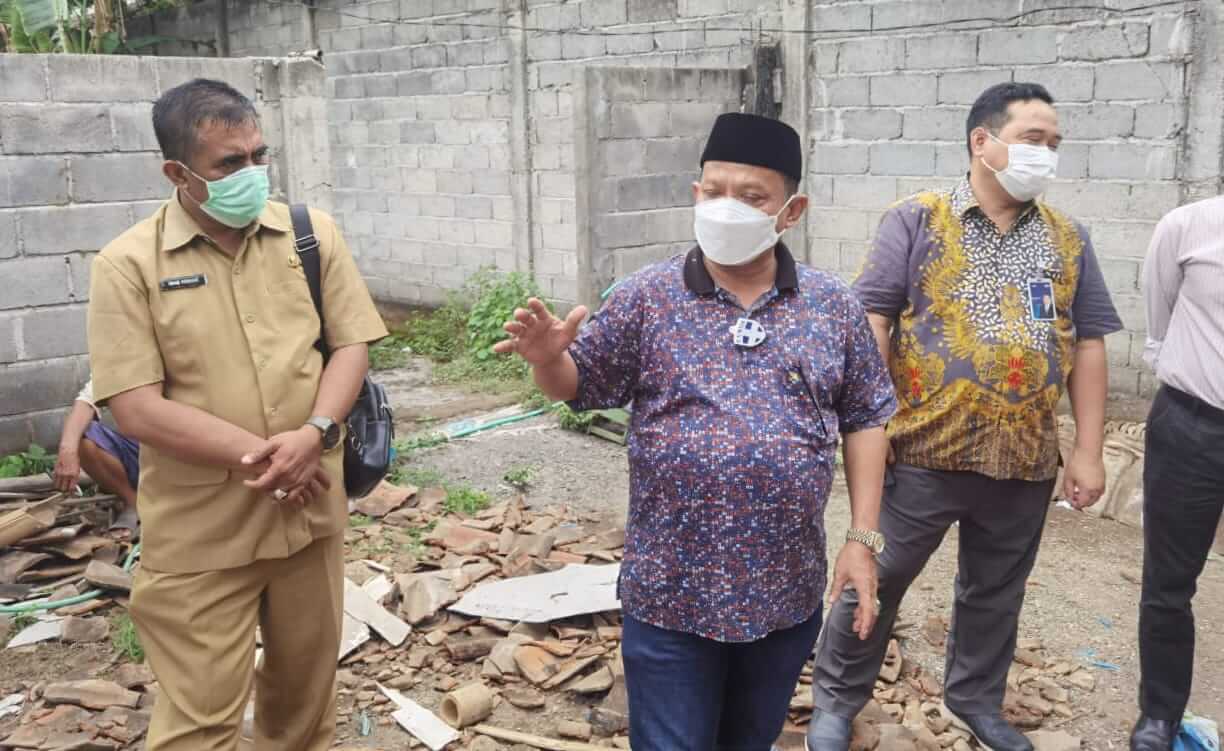 Bupati Situbondo bersama Forum CSR Kunjungi Rumah Janda dan Salurkan Bantuan Pembenahan Rumah