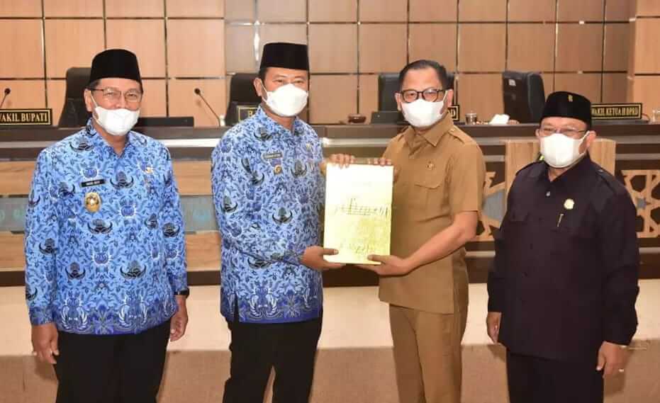 DPRD dan Pemkab Lamongan Sampaikan Nota Penjelasan Usulan Raperda Tahun 2022