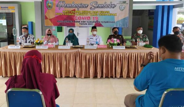 Dinas Koperasi bersama Forum CSR Situbondo Salurkan Bantuan Paket Sembako di Tiga Kecamatan