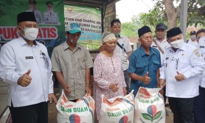 Bupati Situbondo Pimpin Penyaluran Pupuk Gratis kepada Petani di Lima Desa