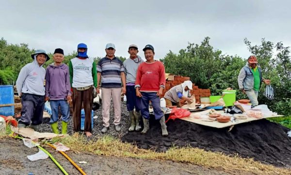 Warga Dusun Junggo Gotong Royong Bangun Musholla secara Swadaya