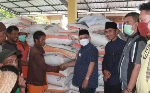 Antisipasi Kelangkaan Pupuk Urea, Bupati Situbondo Minta Petani Gunakan Pupuk secara Berimbang