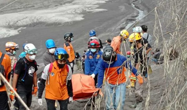 Tim SAR Kembali Evakuasi Delapan Jenazah APG Semeru, Total 34 Jenazah Berhasil Ditemukan