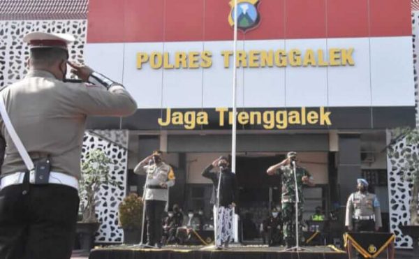 Jelang Nataru, Polres Trenggalek Gelar Apel Pasukan Operasi Lilin Semeru 2021