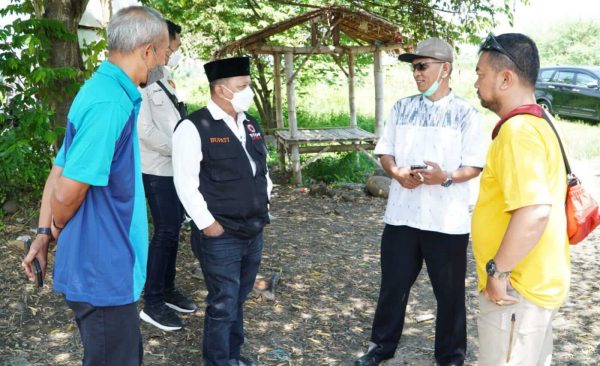 Siapkan Pembangunan Jalan untuk Dusun Merak Sumberwaru, Bupati Situbondo Cek Kondisi Lapangan