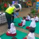 Polisi Sahabat Anak Situbondo Kenalkan Rambu Lalu Lintas dan Masker untuk Antisipasi Covid