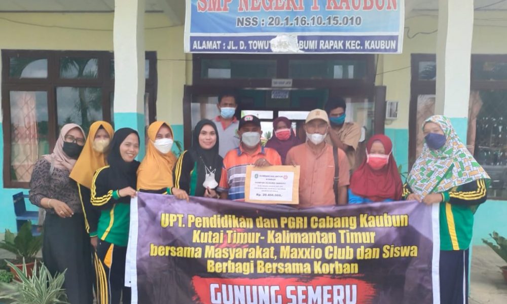 Memontum.com Wakili Masyarakat Kaubun Kutai Timur Kaltim Salurkan Donasi untuk Korban APG Gunung Semeru