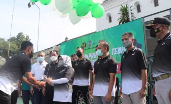 Bupati Jombang Buka Kejurprov Jatim Cabor Tenis Lapangan Junior Master 2022