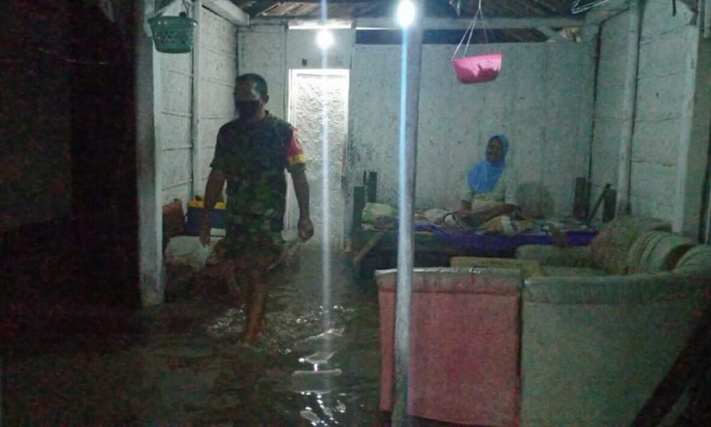 55 Rumah Warga di Desa Tanjung Pecinan Situbondo Terendam Banjir