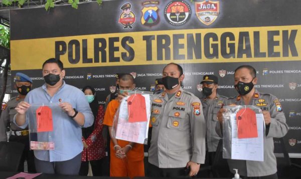 Bobol Akun Market Place dan Mobile Banking, Seorang Pelaku Cyber Crime Diciduk Polres Trenggalek