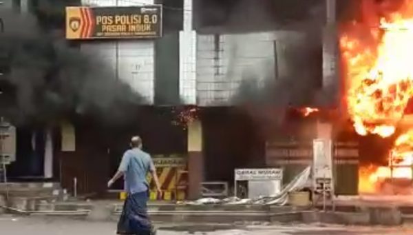 Toko Kain di Pasar Induk Bondowoso Terbakar