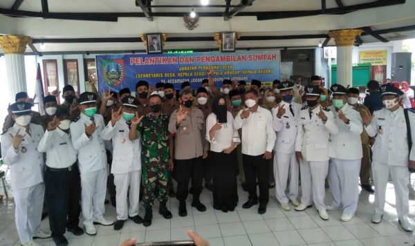 Delapan Kades di Kecamatan Jogoroto Jombang Diambil Sumpah Jabatan