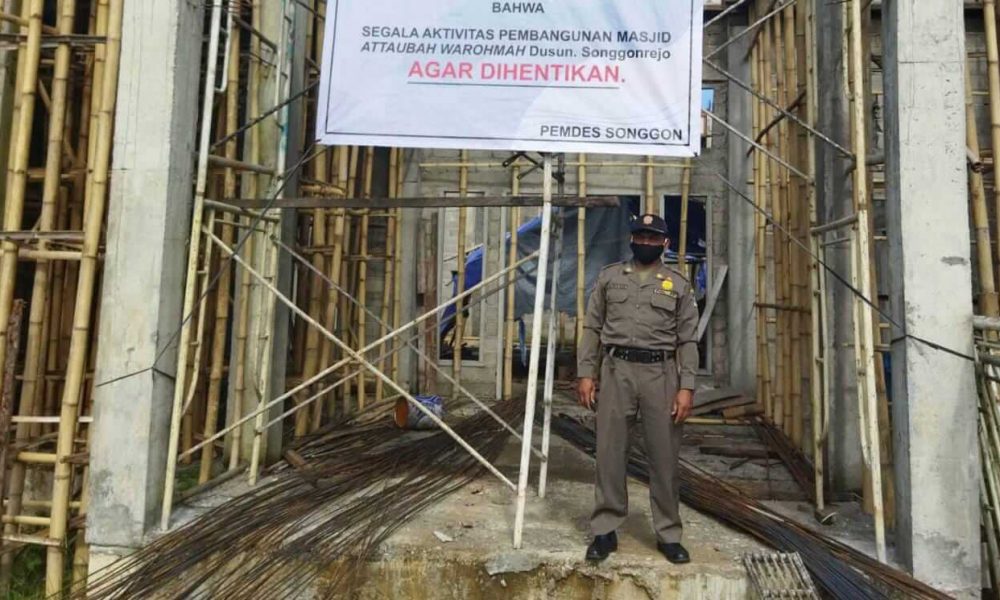 Pembangunan Masjid Attaubah Warohmah Desa Songgon Banyuwangi Dihentikan Satpol PP