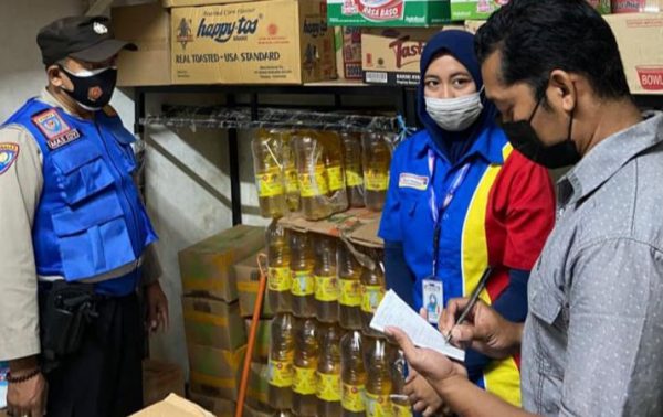 Satgas Pangan Polres Malang Cek Harga dan Stok Minyak Goreng di Pasar dan Minimarket