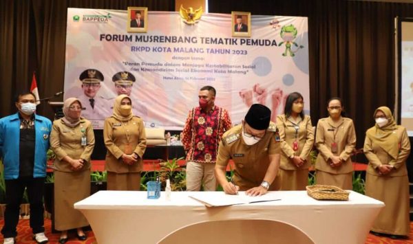 Mantapkan Kemandirian Ekonomi, Wali Kota Sutiaji Ajak Pemuda Kuatkan Kepribadian Berbudaya Indonesia