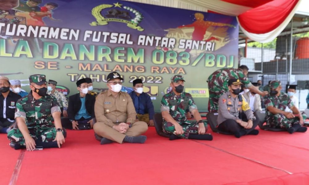 Hadiri Turnamen Futsal antar Santri di Piala Danrem 083/BDJ, Wabup Malang Sampaikan Sportifitas