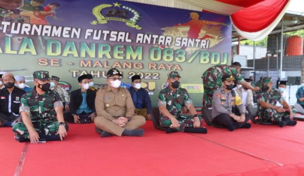 Hadiri Turnamen Futsal antar Santri di Piala Danrem 083/BDJ, Wabup Malang Sampaikan Sportifitas