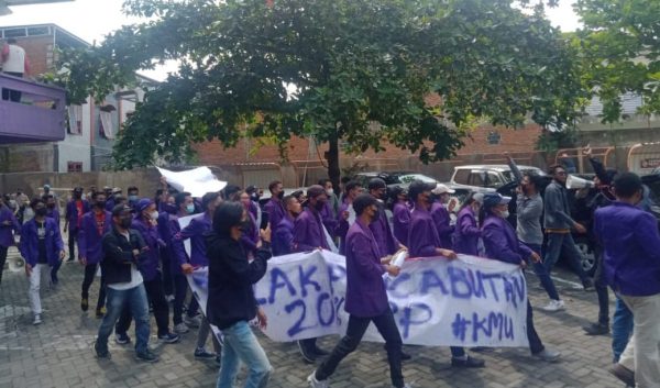 Sikapi Pencabutan Pemotongan SPP 20 Persen, Koalisi Mahasiswa Unitri Gelar Aksi Damai