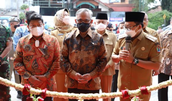 Resmikan Gedung Kantor OJK Malang, Wali Kota Sutiaji Ingatkan Penguatan Literasi Keuangan