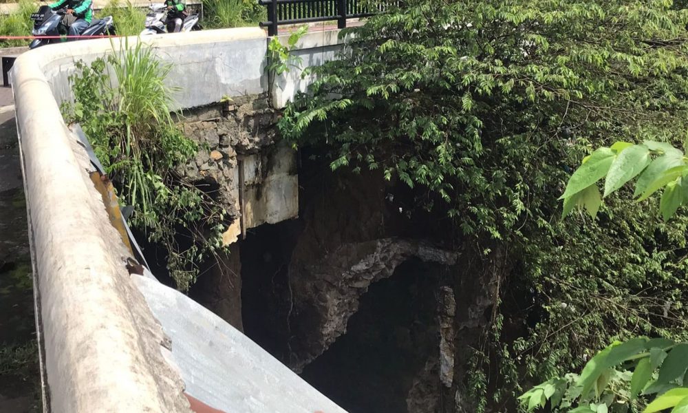 Awas, Pilar Jembatan Lembah Dieng Kota Malang Ambrol