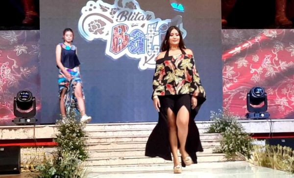 Festival Batik Blitar Keren Ditutup Gelaran Fashion Show yang Dihadiri Wali Kota dan Wagub