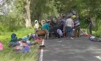 Jalan Desa Gunung Anyar Bondowoso Makan Korban Jiwa, Pikap Terbuka Berisi Penumpang Terbalik