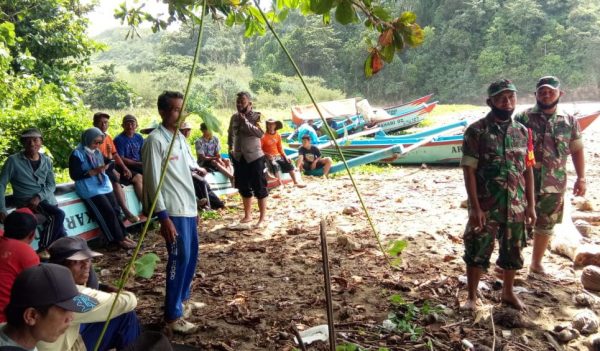 Terjatuh dari Tebing Pantai Bukit Indah, Warga Blitar Hilang Dibawa Ombak