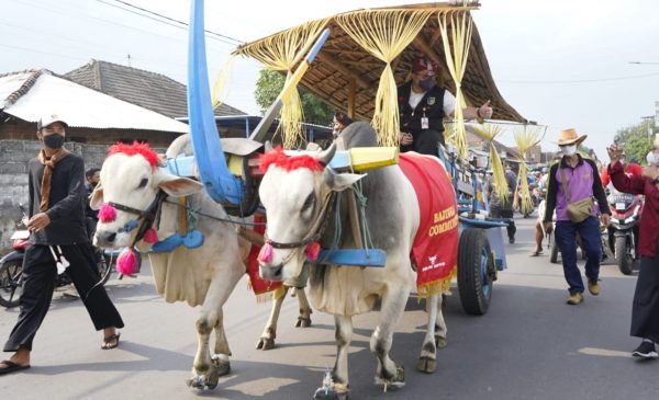 Peringati Hari Jadi Kabupaten Kediri, Mas Dhito Coba Jadi 'Bajingan'