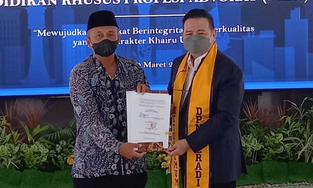 Ketua DPN Peradi Resmi Lantik Pengurus Peradi Situbondo, Wujudkan Advokat Profesional Dalam Beracara