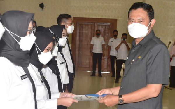 Sebanyak 102 CPNS di Lamongan Menerima SK Pengangkatan dari Bupati Yuhronur