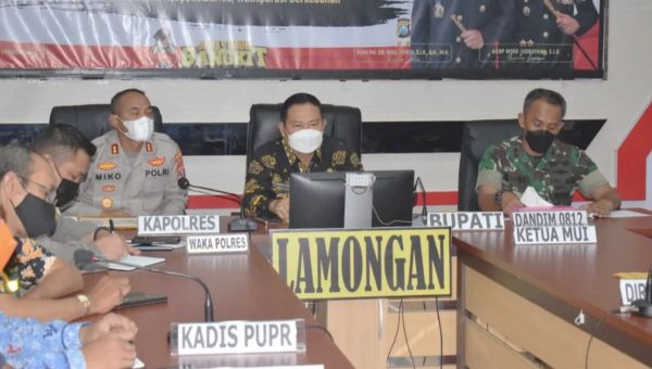 Bupati Lamongam bersama Forkopimda Ikuti Video Conference dalam Rangka Persiapan PAM Idul Fitri